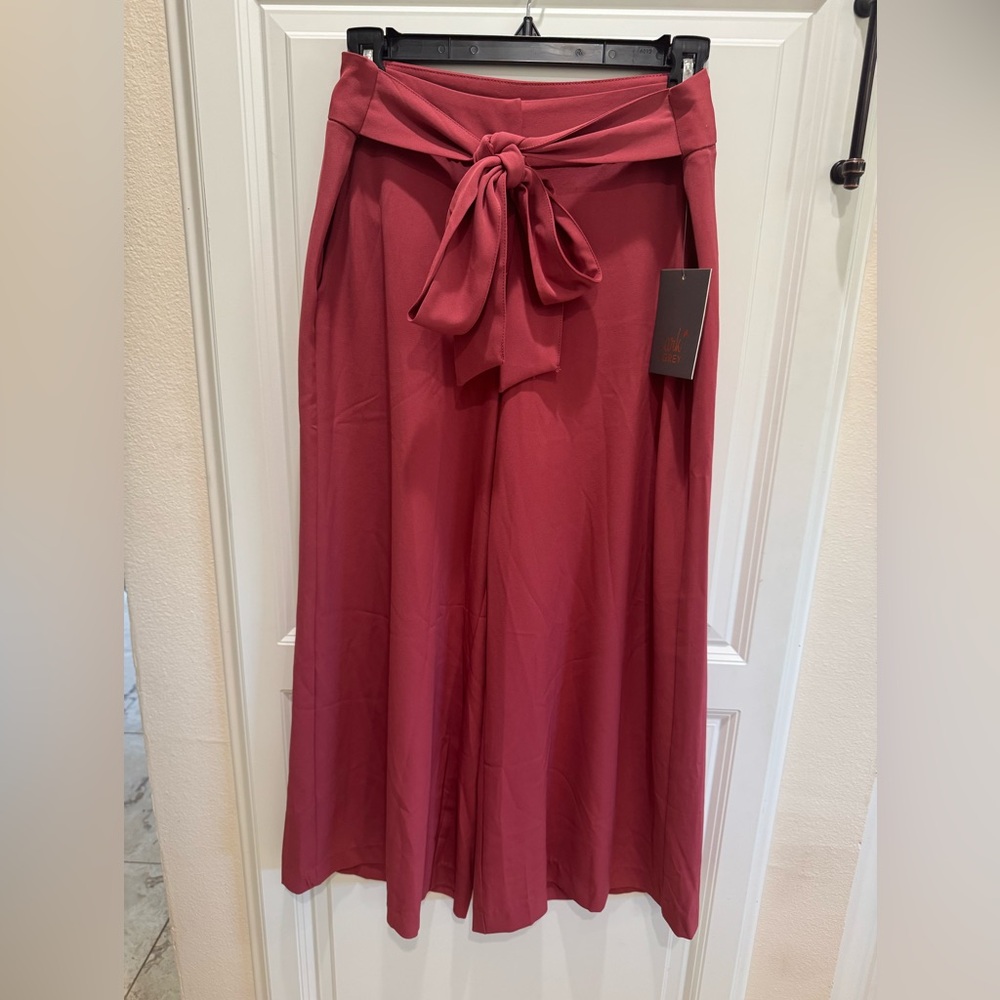 Wide Leg Capri Dress Pants